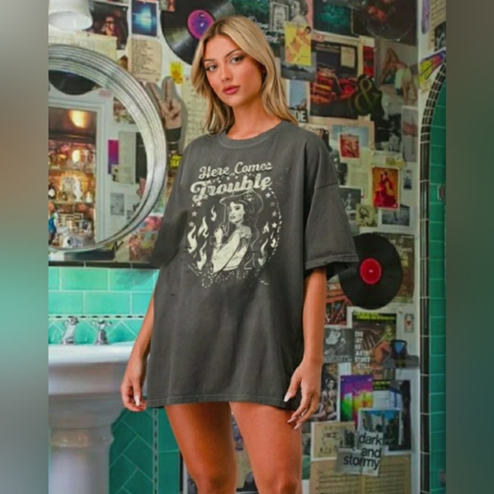 COUNTRY DEEP HERE COMES TROUBLE DISTRESSED T SHIRT